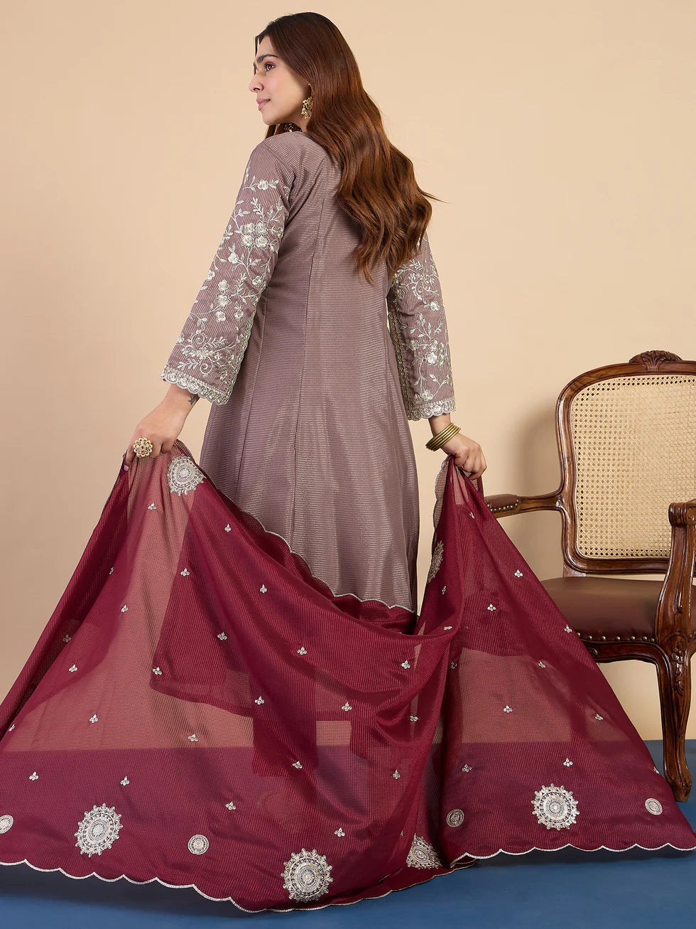 Ira Embroidered Silk Blend Kurta Set