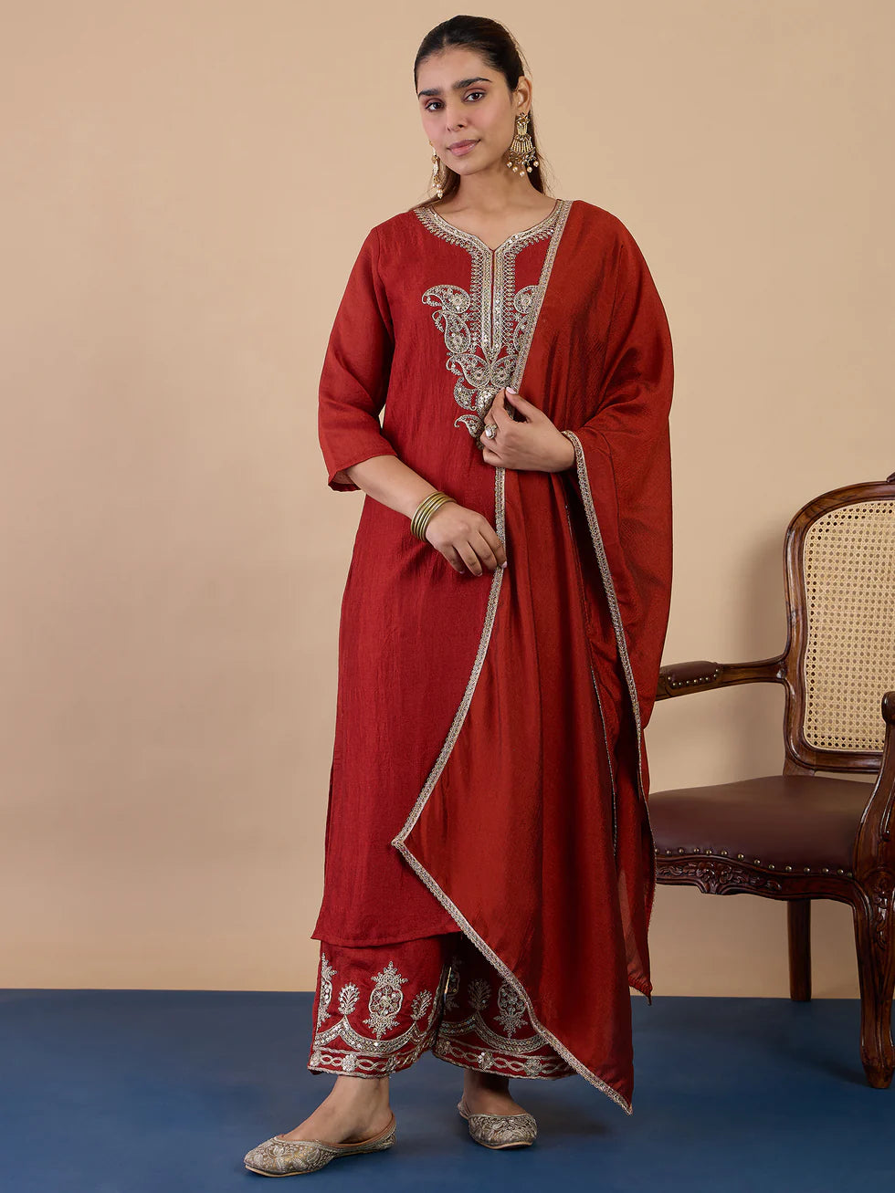 Floral Embroidered Silk_Blend V_Neck Kurta Trouser & Dupatta Set