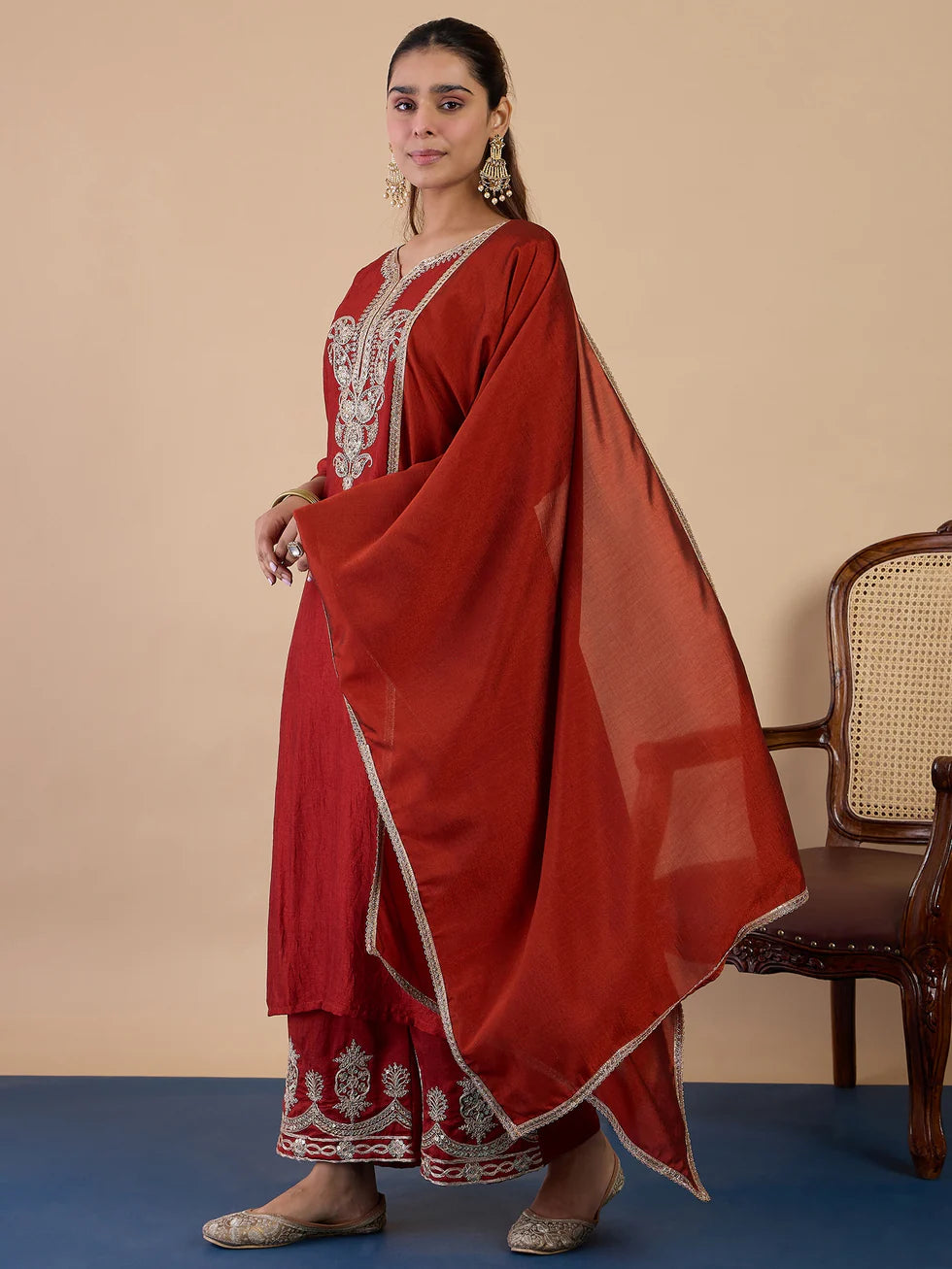 Floral Embroidered Silk_Blend V_Neck Kurta Trouser & Dupatta Set