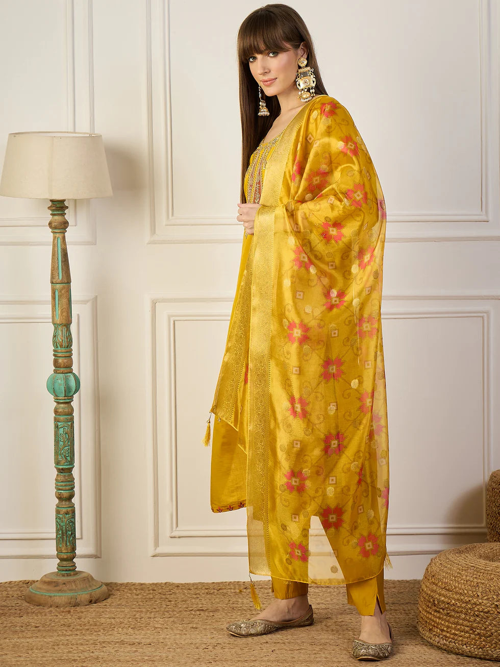 Floral Embroidered Silk_Blend V_Neck Kurta Trouser & Dupatta Set