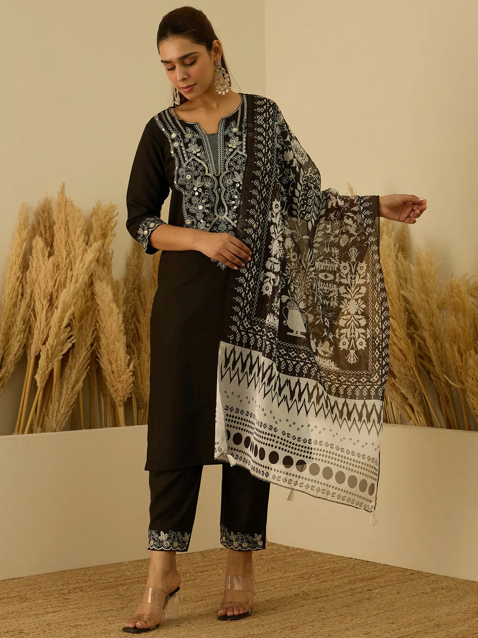 Noor Embroidered Kurta Set