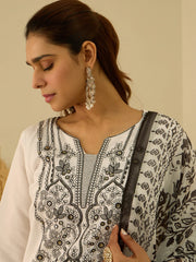 Noor Embroidered Kurta Set