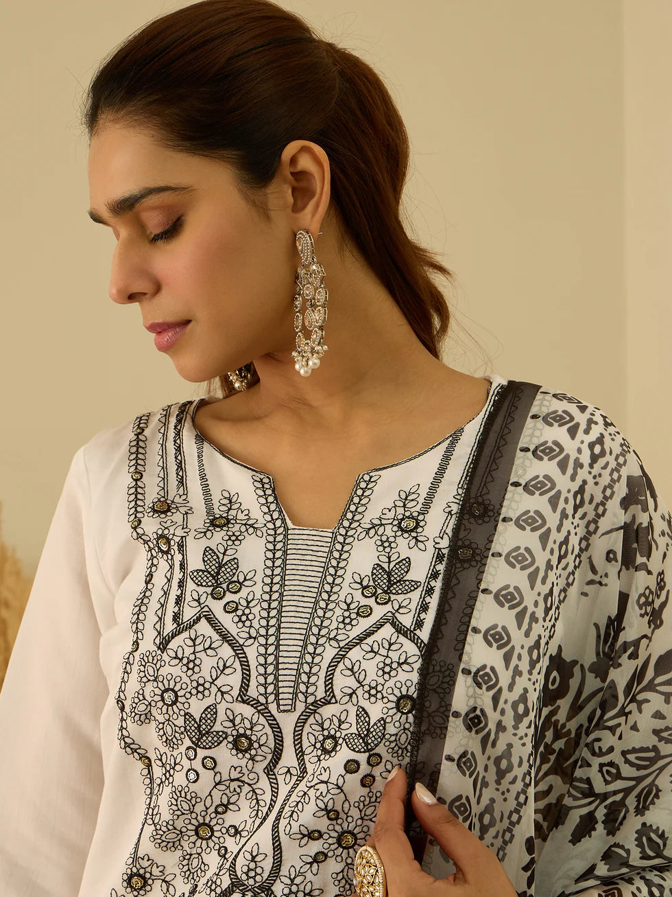 Noor Embroidered Kurta Set