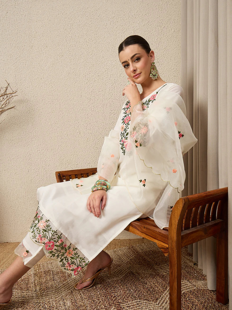 Elowen Embroidered Kurta Set