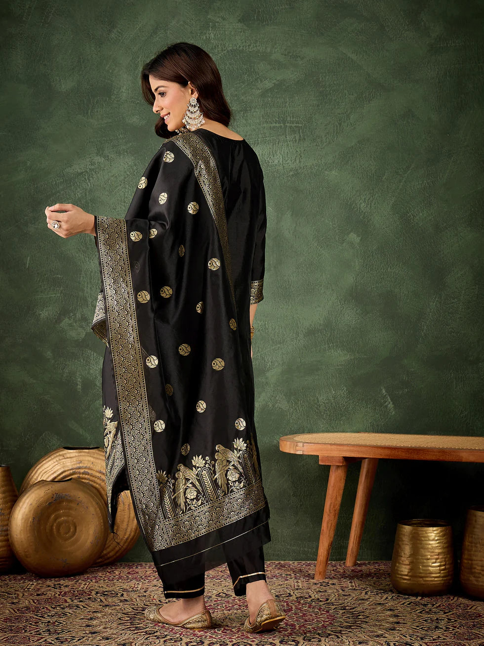 Floral Embroidered Kurta Set