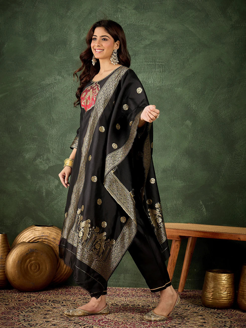 Floral Embroidered Kurta Set