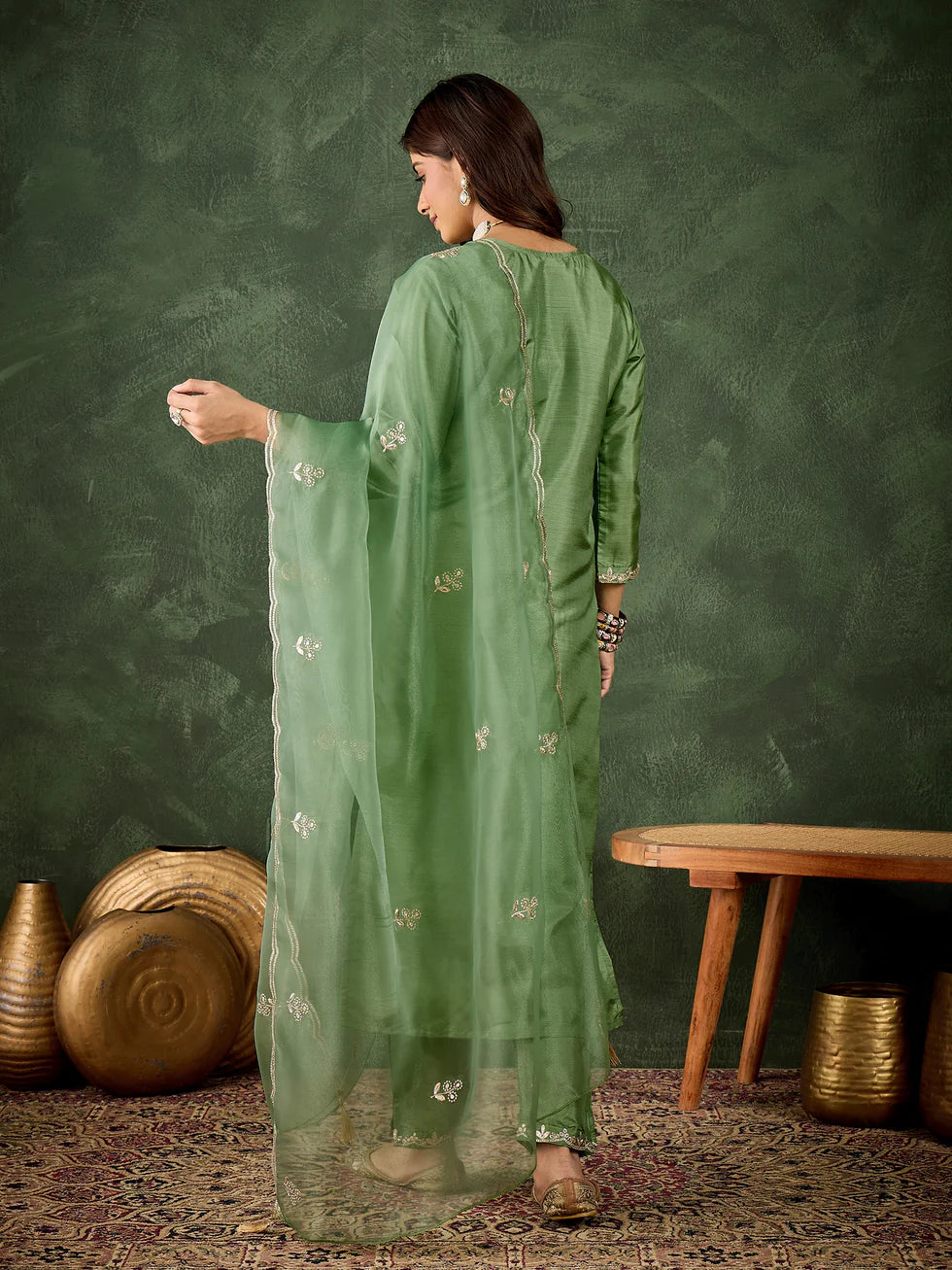 Floral Embroidered Kurta Set