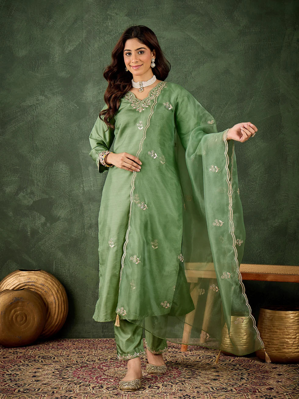 Floral Embroidered Kurta Set