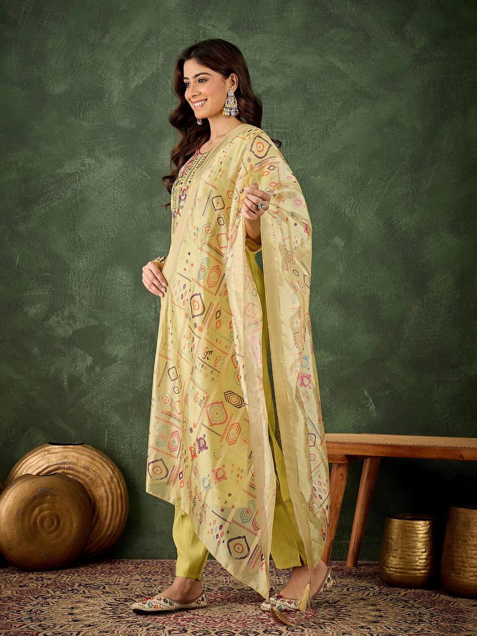 Floral Embroidered Kurta Set