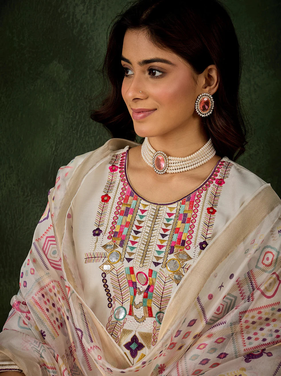 Ruhi Embroidered Kurta Set