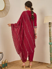 Zariya Embroidered Kurta Set