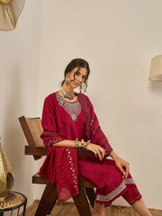 Zariya Embroidered Kurta Set