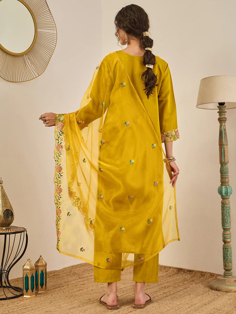 Aarna Embroidered Kurta Set