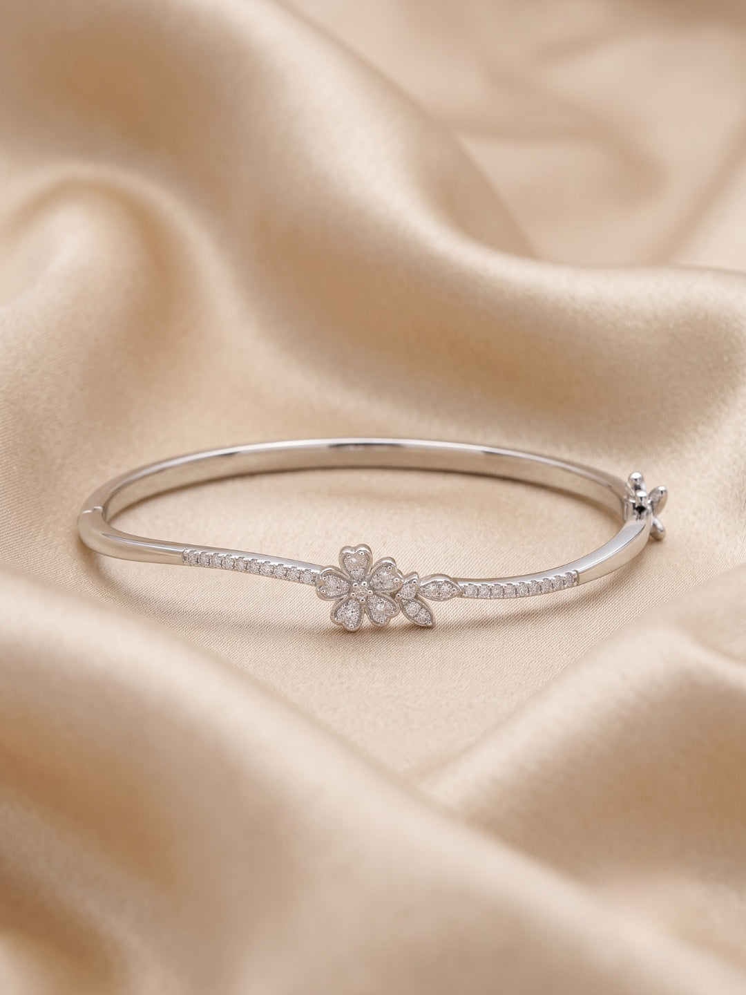 92.5 Sterling Silver Bloom Grace Floral Bracelet for Women
