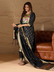 Aarohi Embroidered Kurta Set