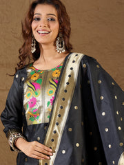 Aarohi Embroidered Kurta Set