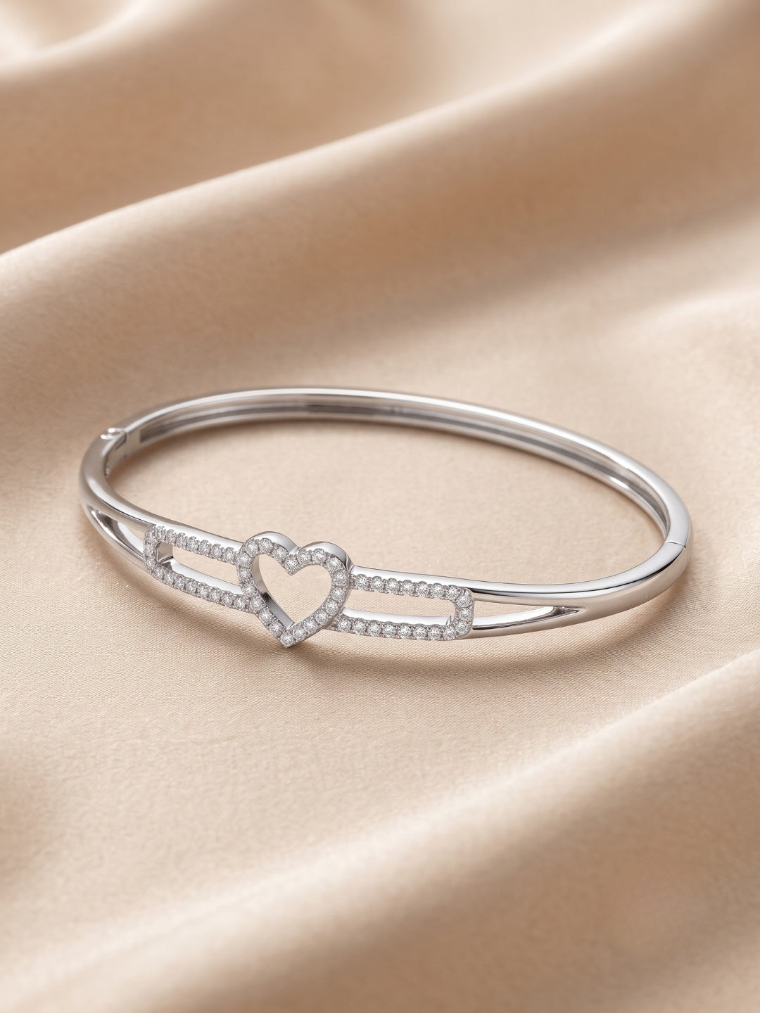 92.5 Sterling Silver Eternal Heart Bracelet for Women