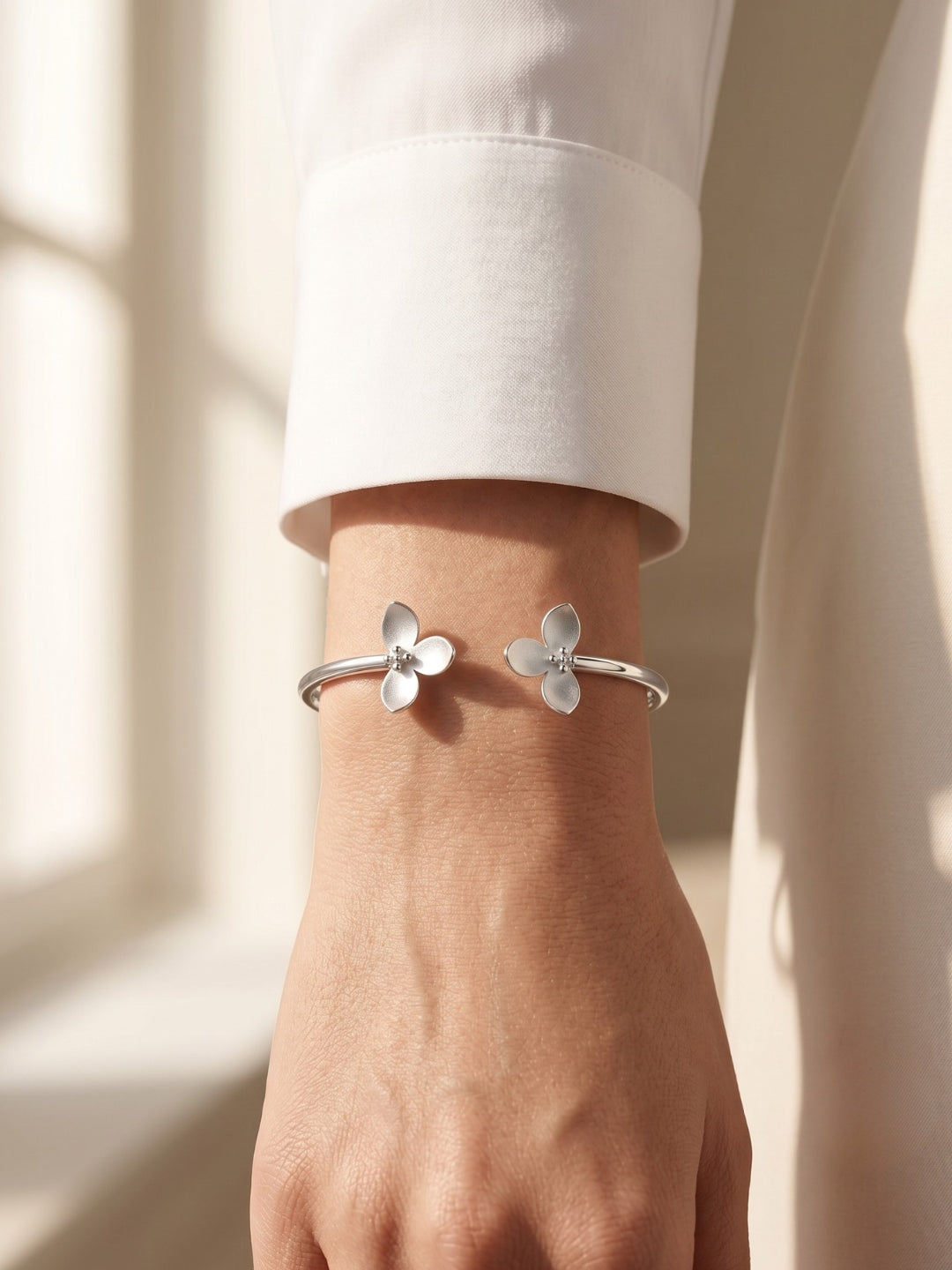 92.5 Sterling Silver Petal Open Cuff Bracelet for Women