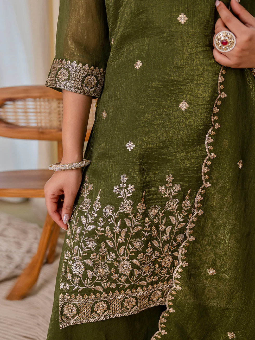 Floral Embroidered Silk_Blend Round_Neck Kurta Trouser & Dupatta Set