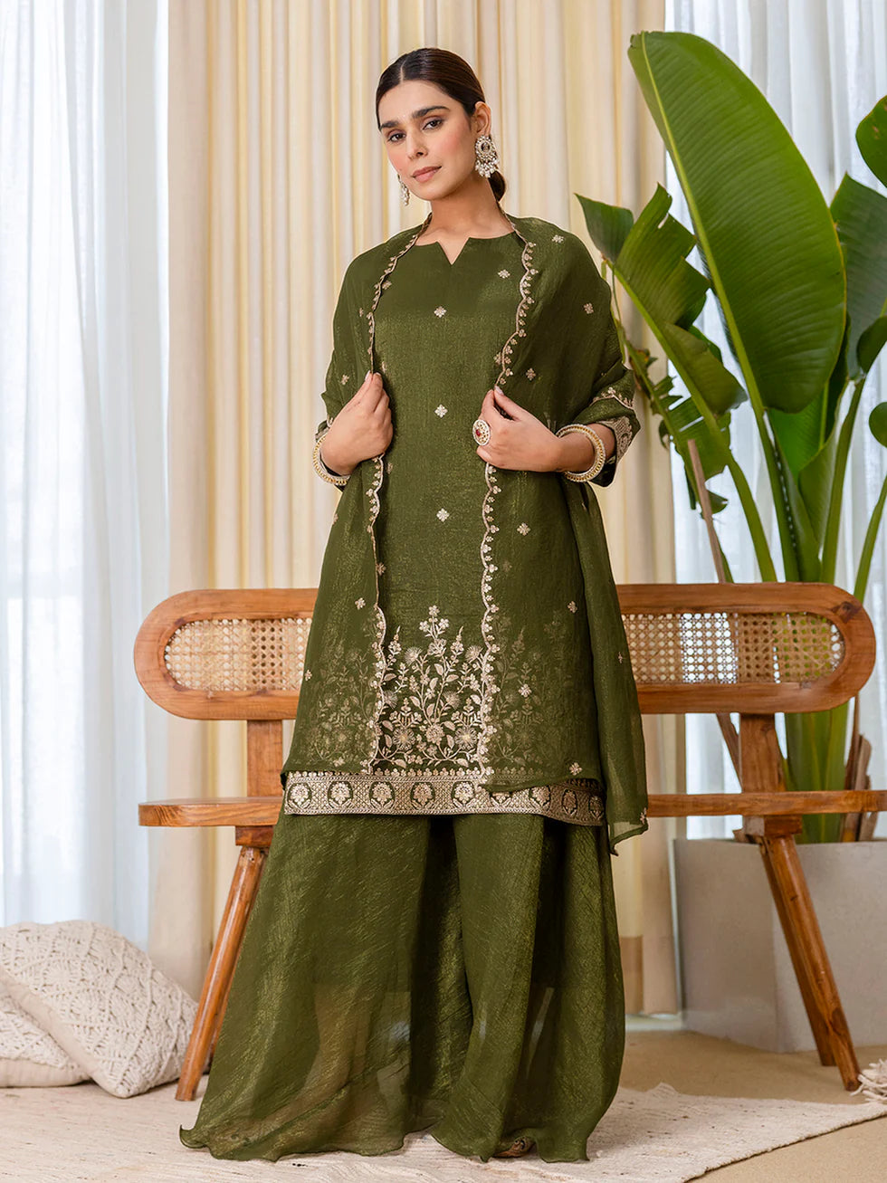 Floral Embroidered Silk_Blend Round_Neck Kurta Trouser & Dupatta Set