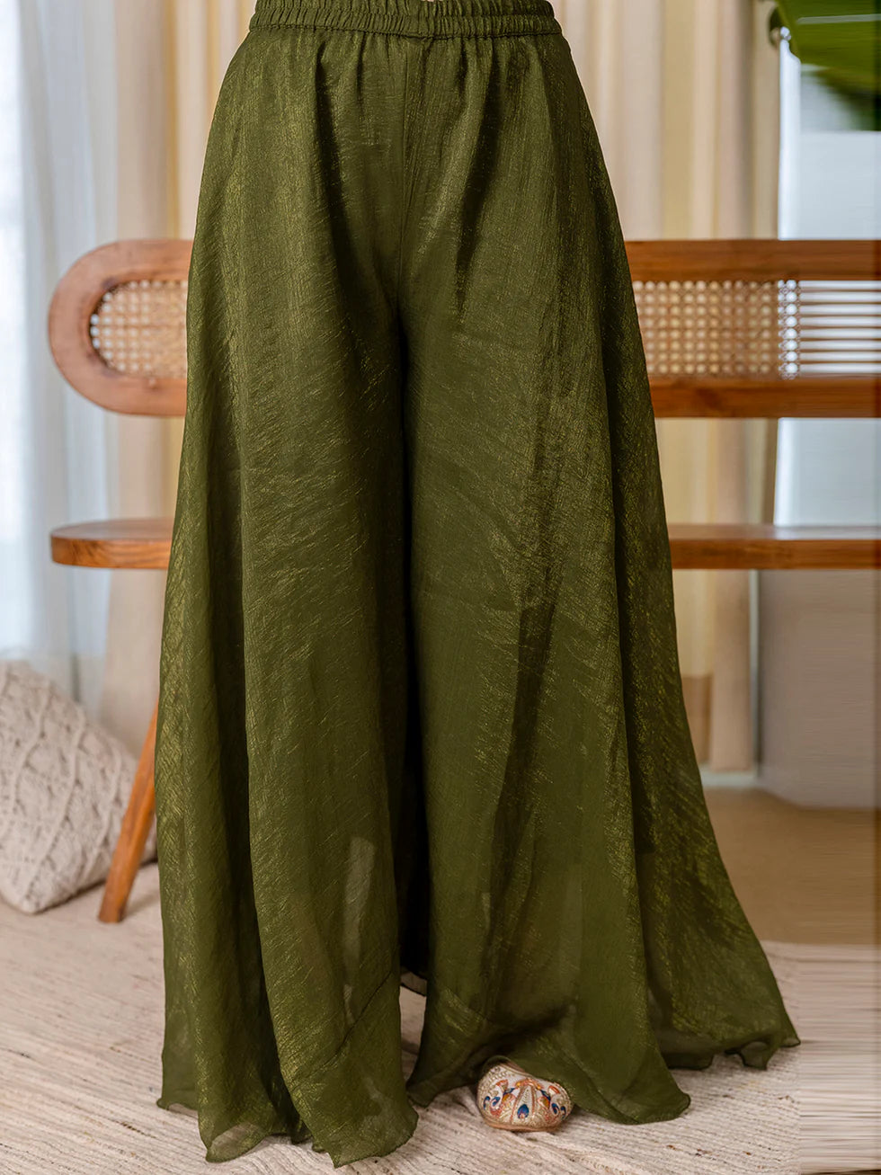 Floral Embroidered Silk_Blend Round_Neck Kurta Trouser & Dupatta Set