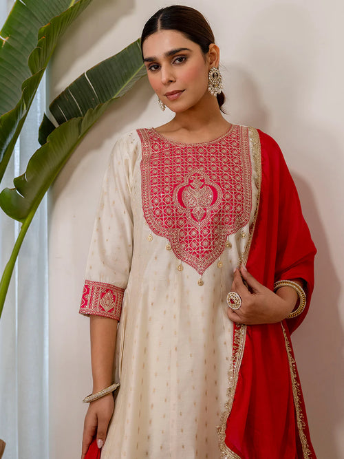 Floral Embroidered Chanderi_Silk Round_Neck Kurta Trouser & Dupatta Set