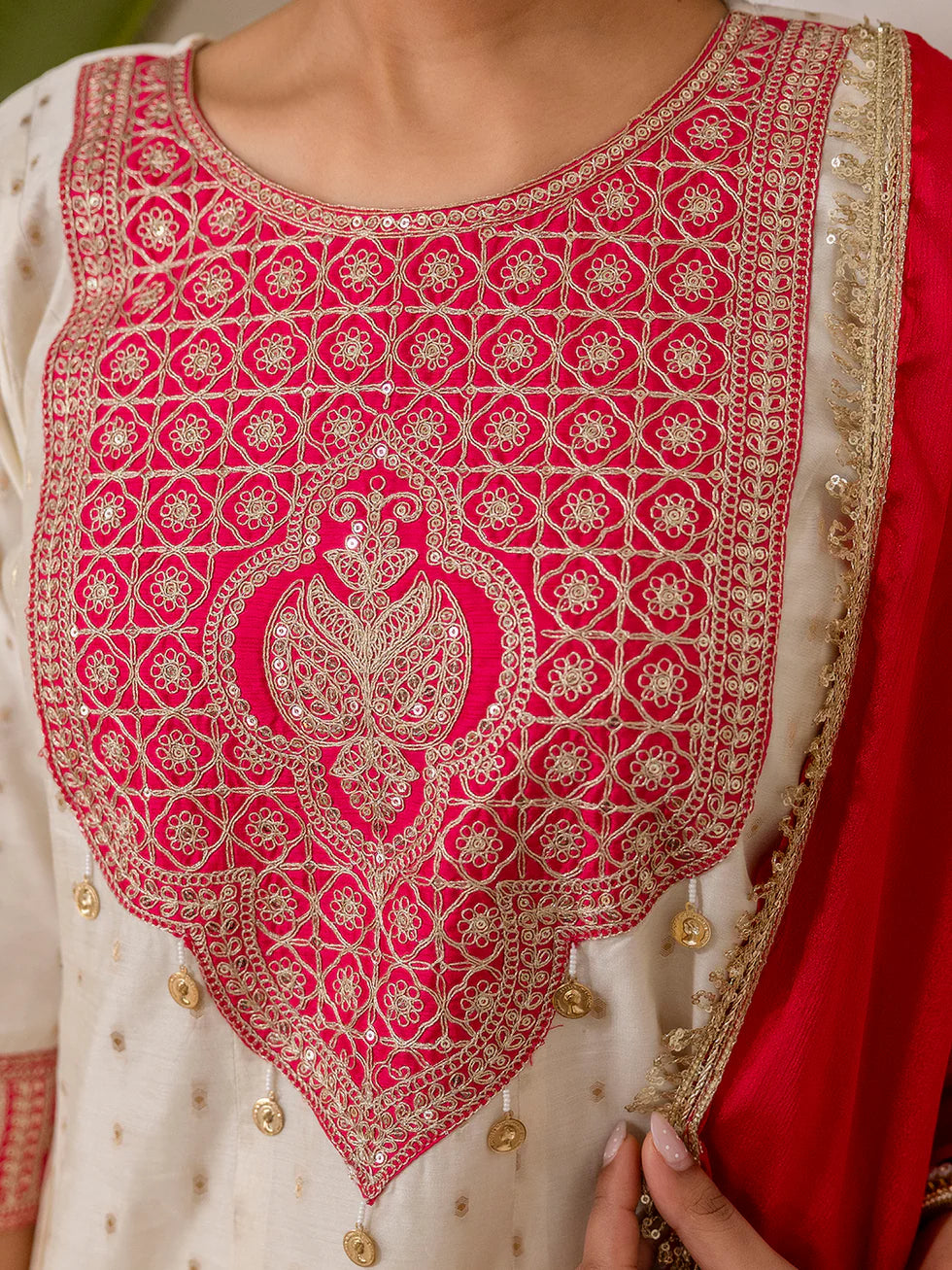 Floral Embroidered Chanderi_Silk Round_Neck Kurta Trouser & Dupatta Set