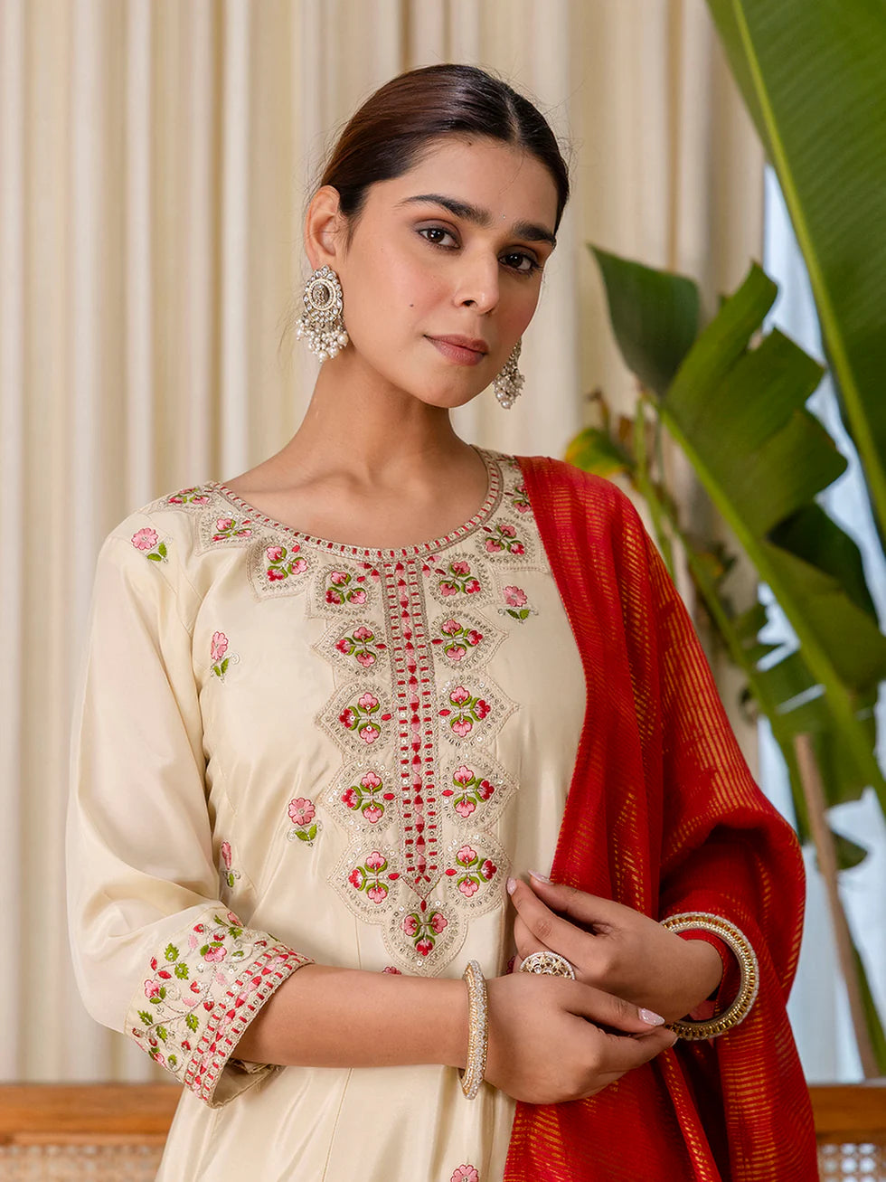 Floral embroidered silk_blend round_neck Kurta Trouser & Dupatta Set