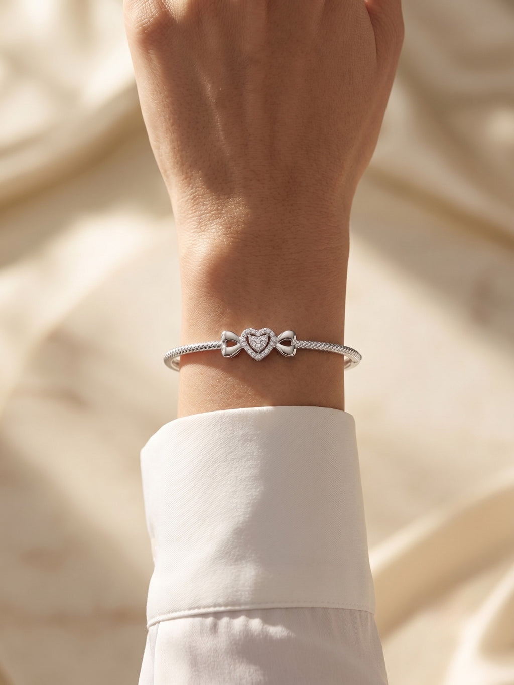 92.5 Sterling Silver Crystal Heart Bow Silver Bracelet for Women