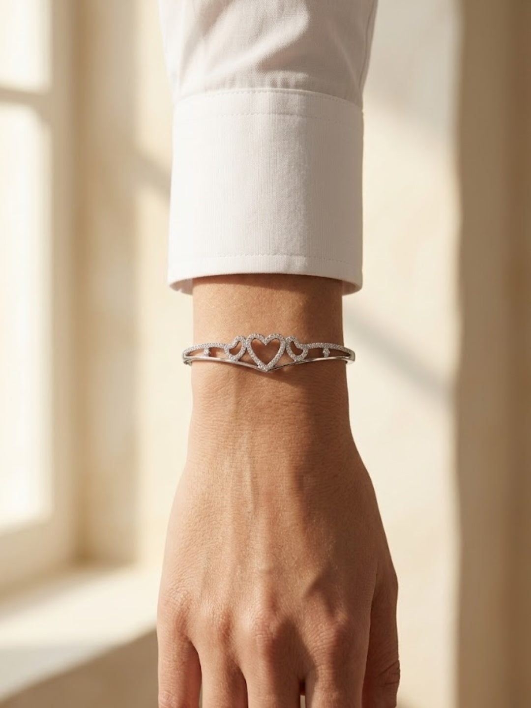 92.5 Sterling Silver Endless Hearts Crystal Bracelet for Women