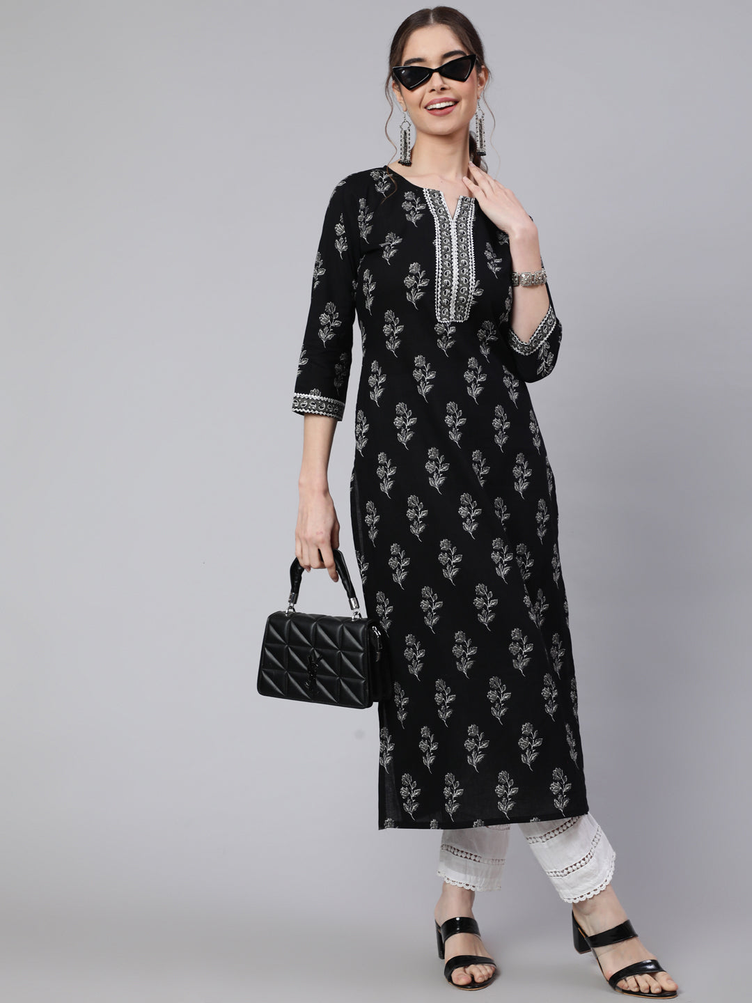 Women Black Printed straight kurta with three quarter sleeves