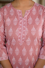 Women Pink Straight Tunic With Three Quaretr Sleeves