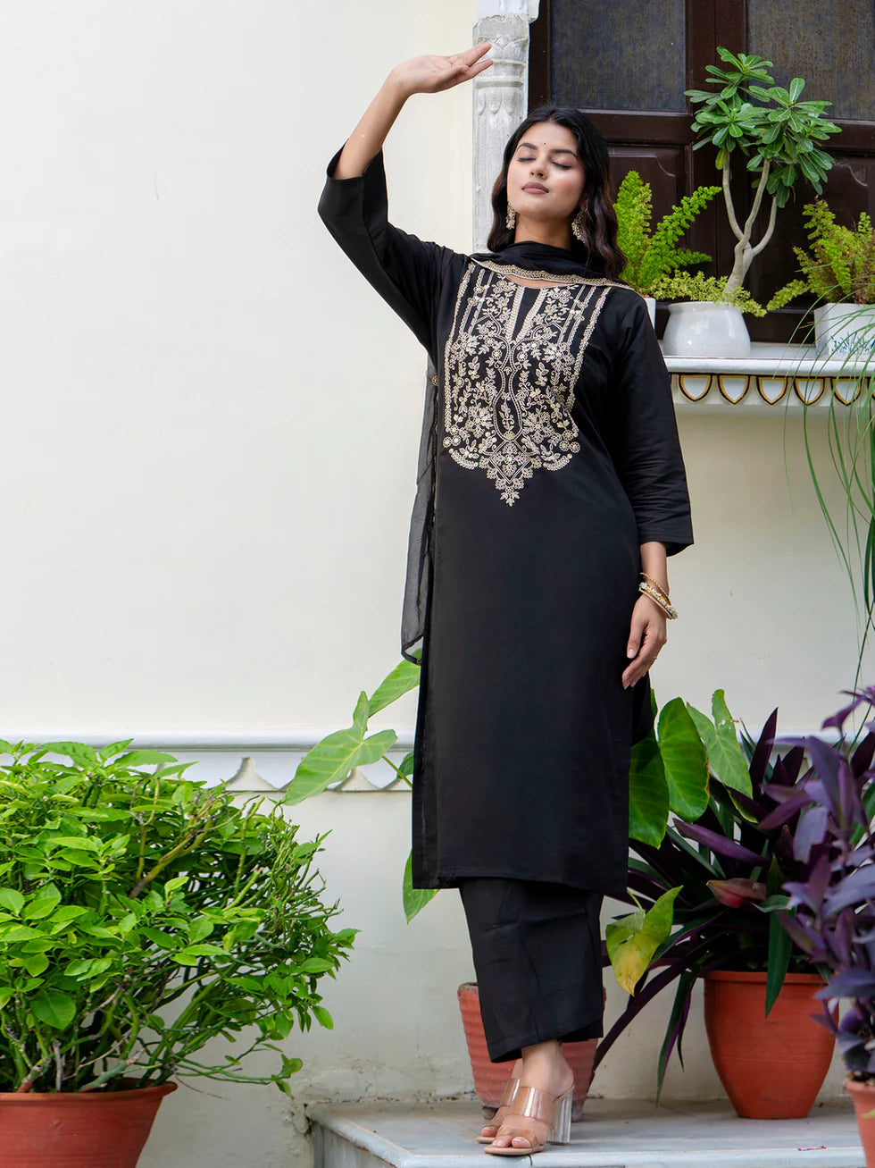Floral Embroidered Silk Round Neck Kurta Trouser & Dupatta Set