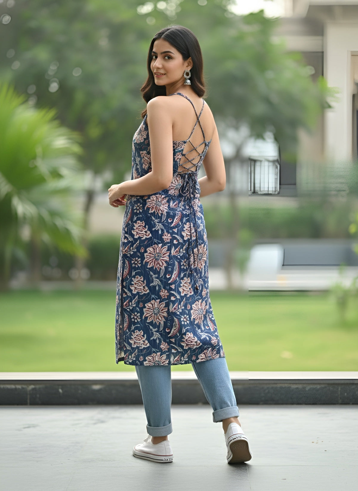Blue Printed Stylish Back Straight Sleeveless Kurta