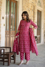 Women Red Bandhani Printed Straight Kurta With Palzzo And Dupatta