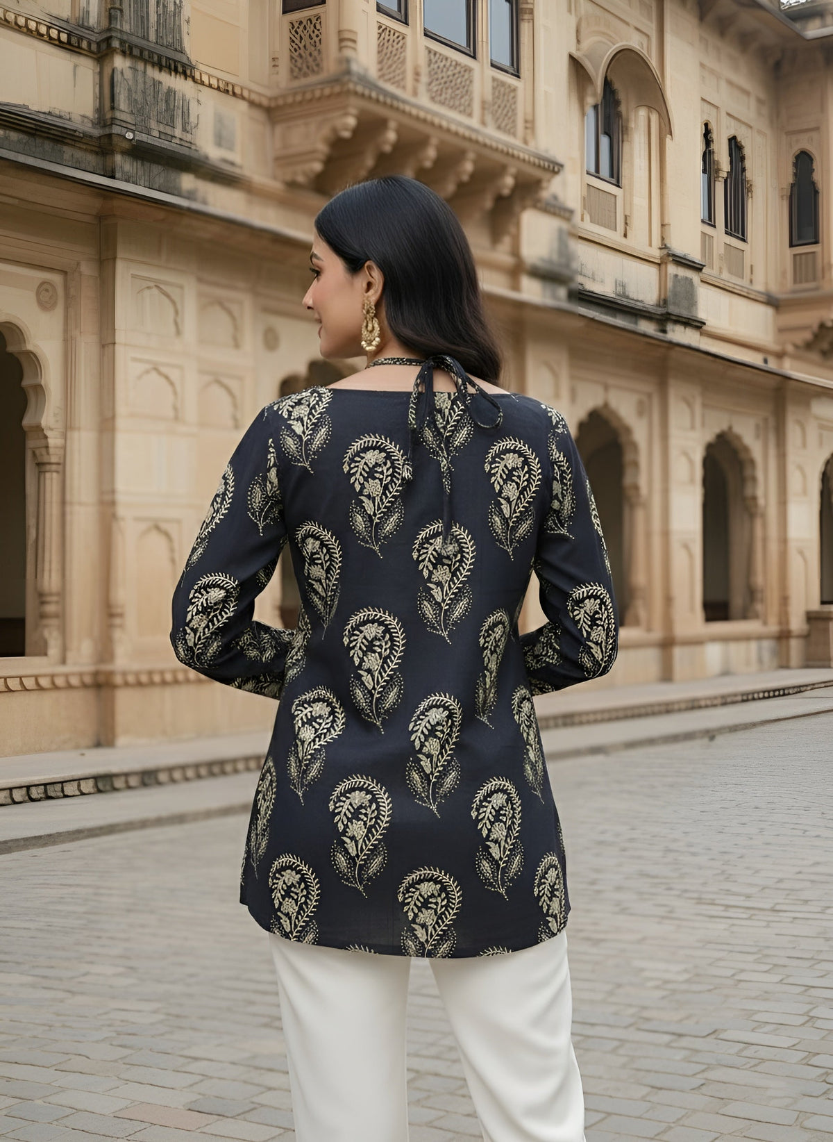 Women Black Printed Straight Tunic