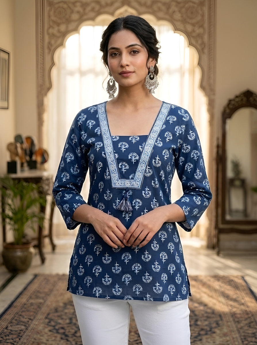 Women Blue Printed Straight Tunic