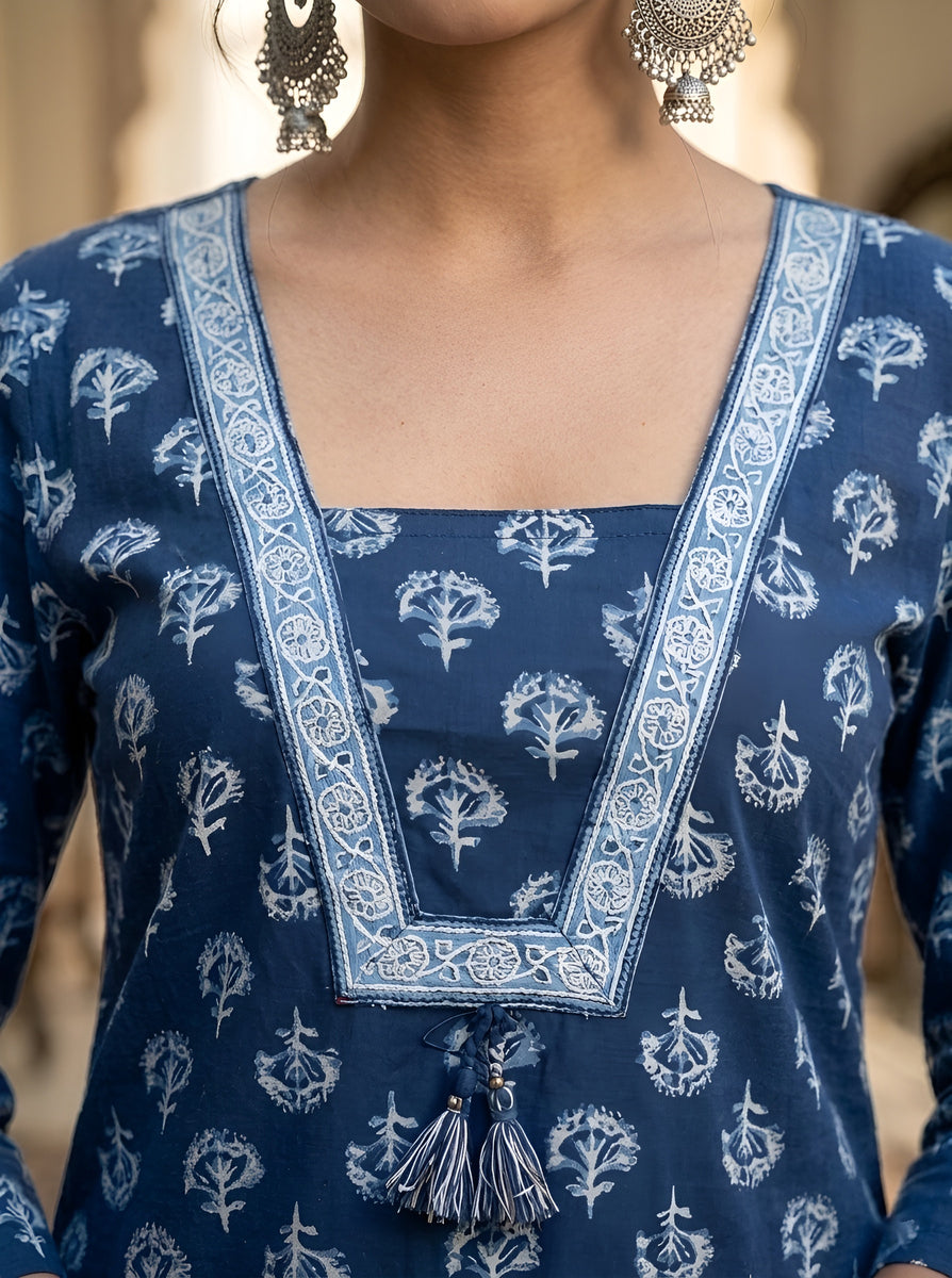 Women Blue Printed Straight Tunic