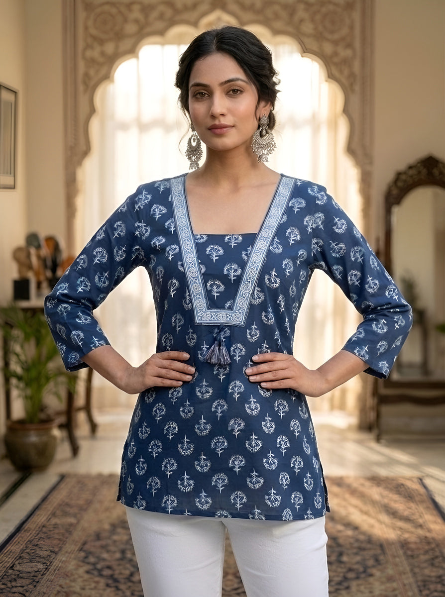 Women Blue Printed Straight Tunic