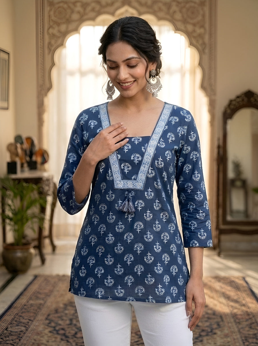 Women Blue Printed Straight Tunic
