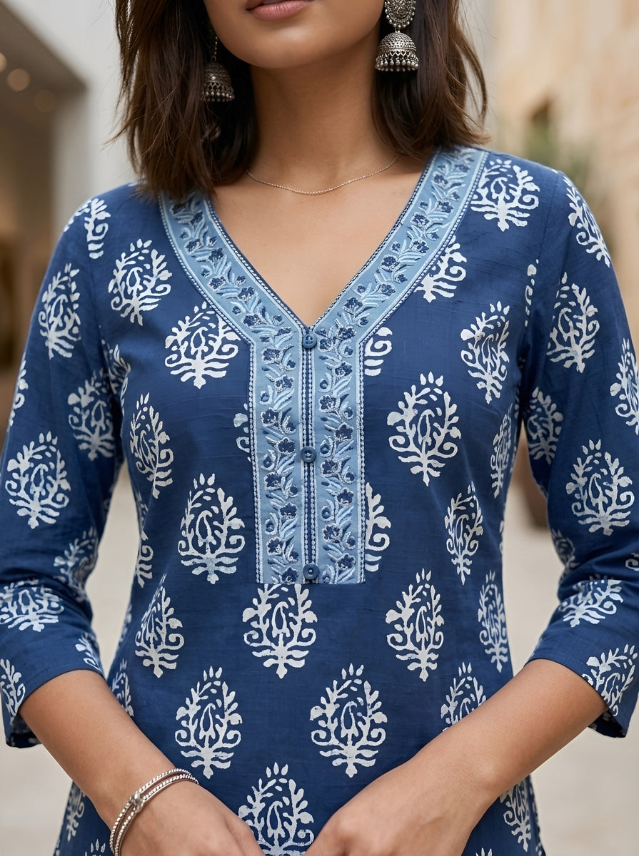 Women Blue Printed Straight Tunic