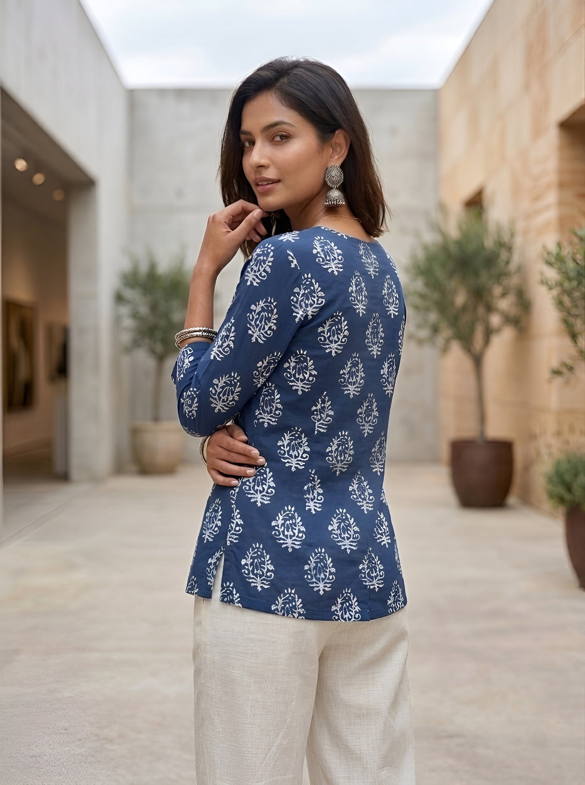 Women Blue Printed Straight Tunic