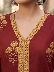 Women Maroon Printed Straight Tunic