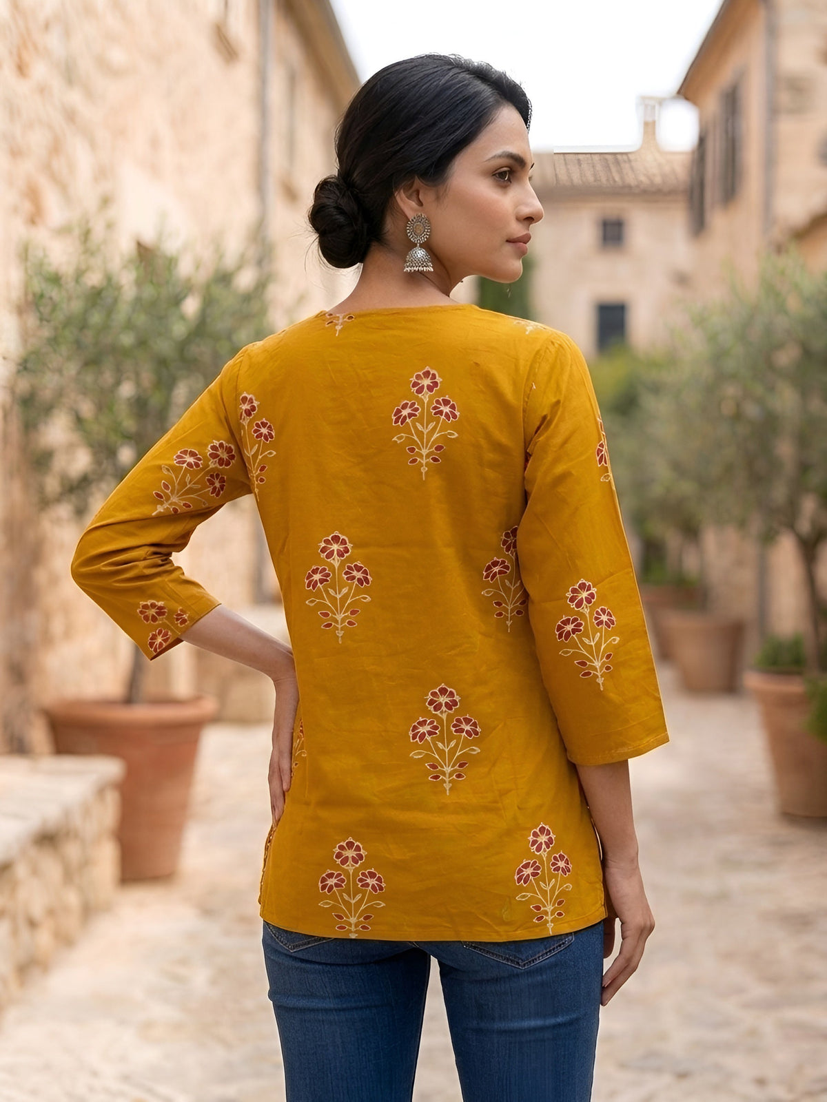 Women Yellow Printed Straight Tunic