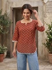 Women Maroon Printed Straight Tunic