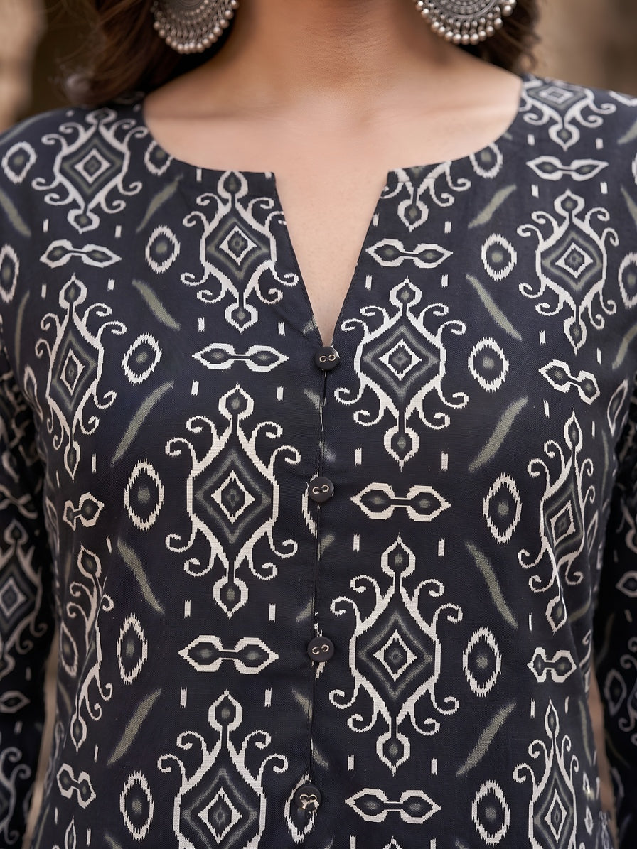Black Printed Straight Kurta with Three Quarter Sleeves