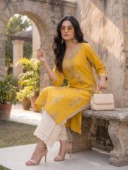 Yellow Printed Straight Kurta with Three Quarter Sleeves