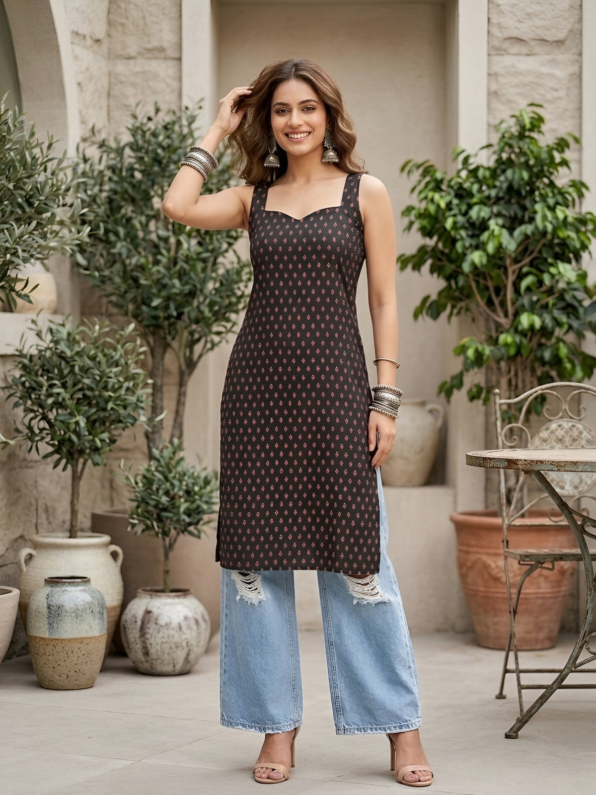 Black Printed Stylish Back Straight Sleeveless Kurta