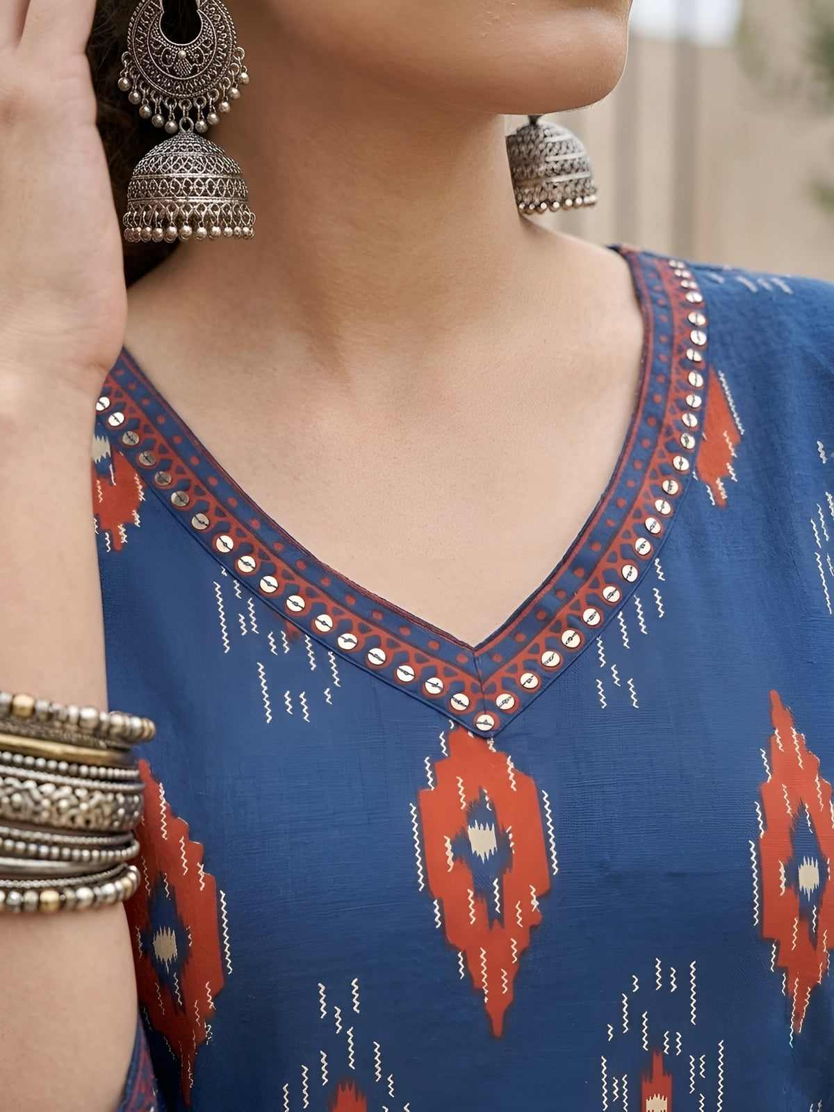 Blue Printed Straight Kurta with Three Quarter Sleeves