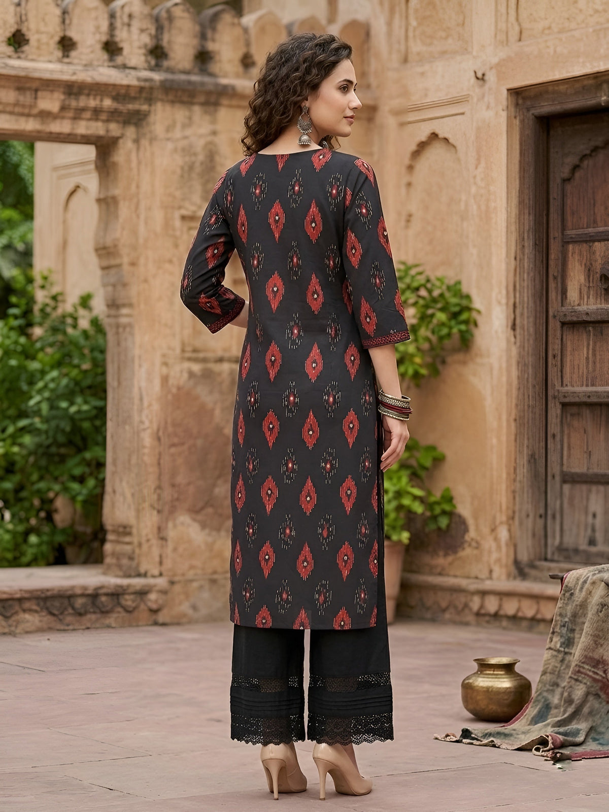 Black Printed Straight Kurta with Three Quarter Sleeves